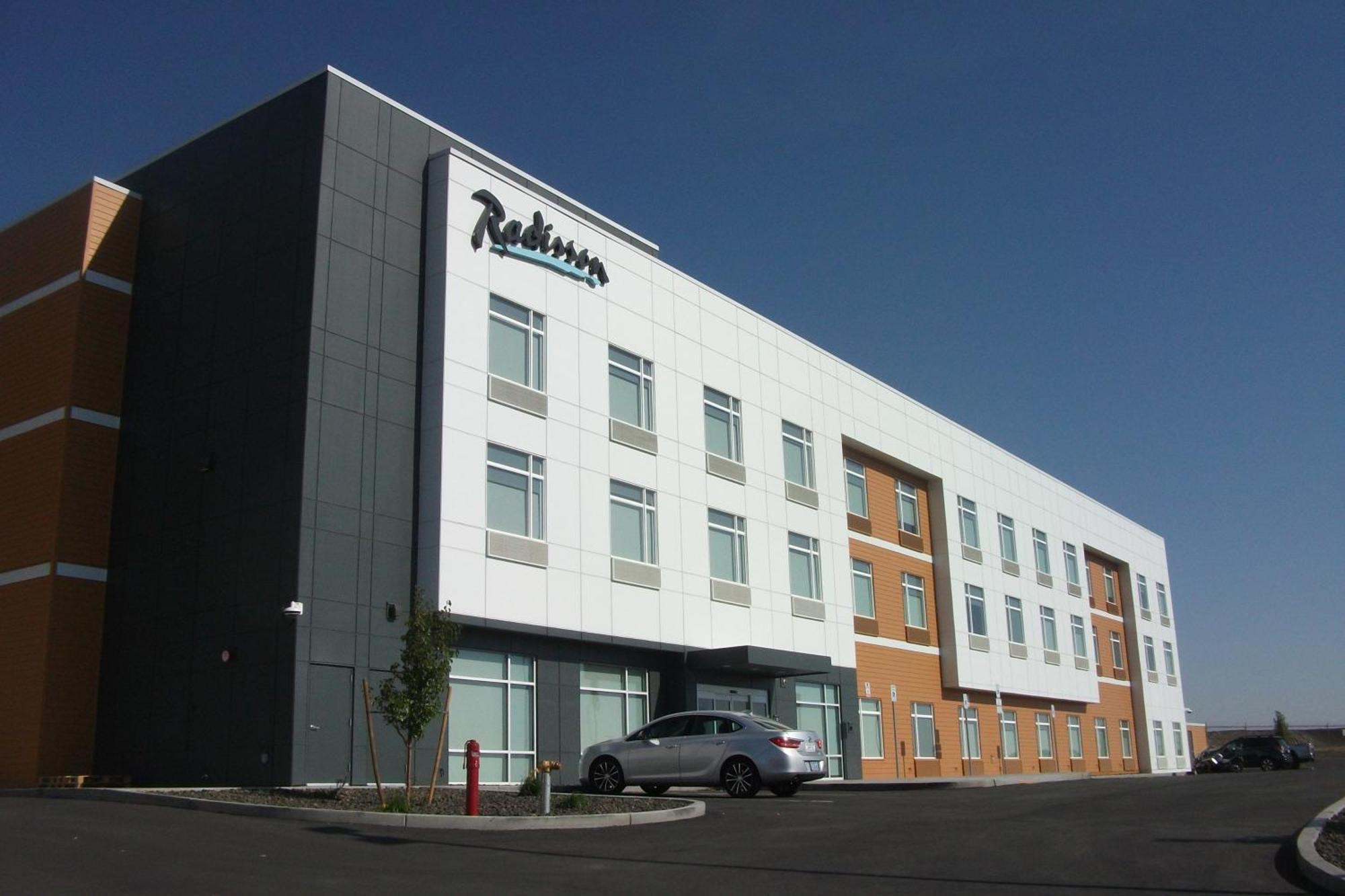 Radisson Hotel Pendleton Airport Dış mekan fotoğraf