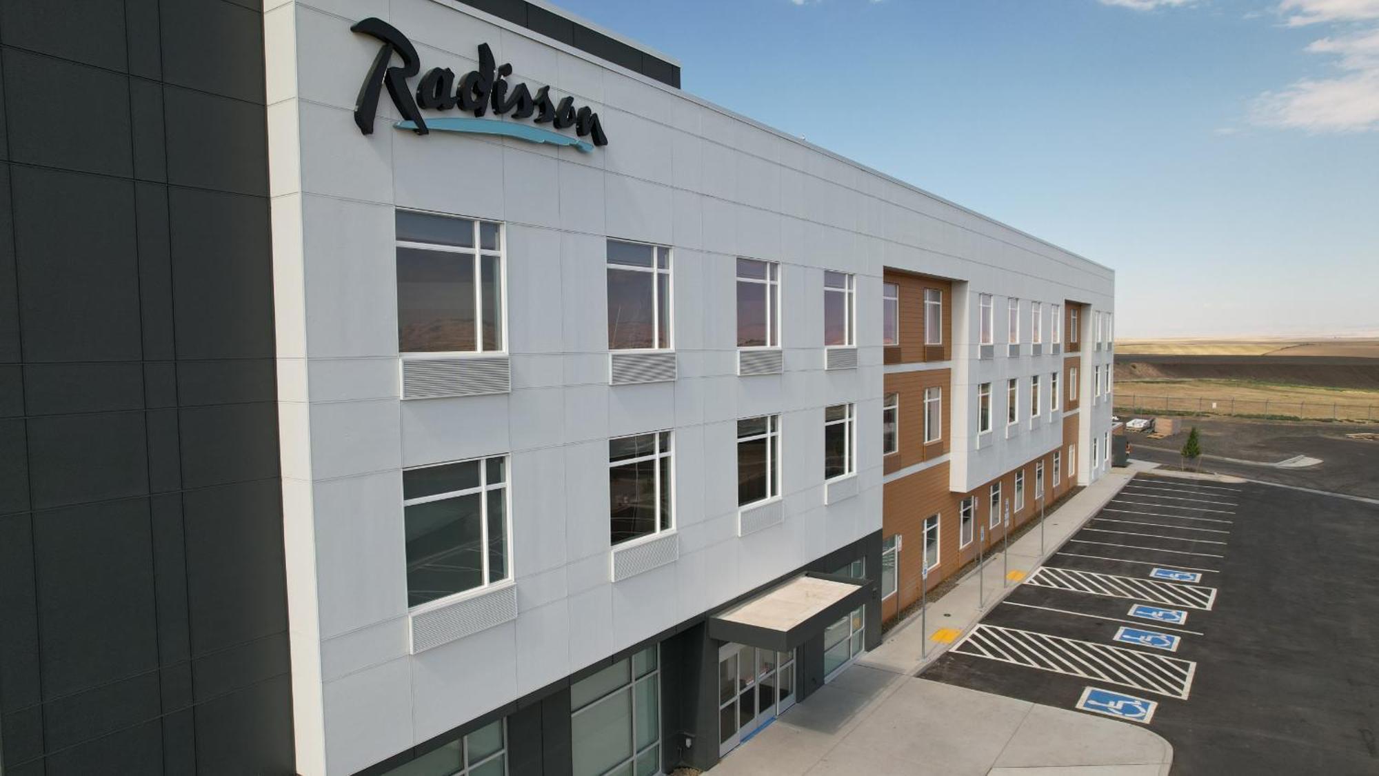 Radisson Hotel Pendleton Airport Dış mekan fotoğraf