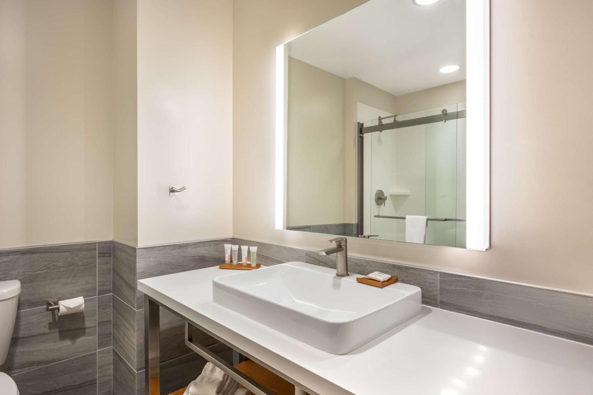 Radisson Hotel Pendleton Airport Dış mekan fotoğraf