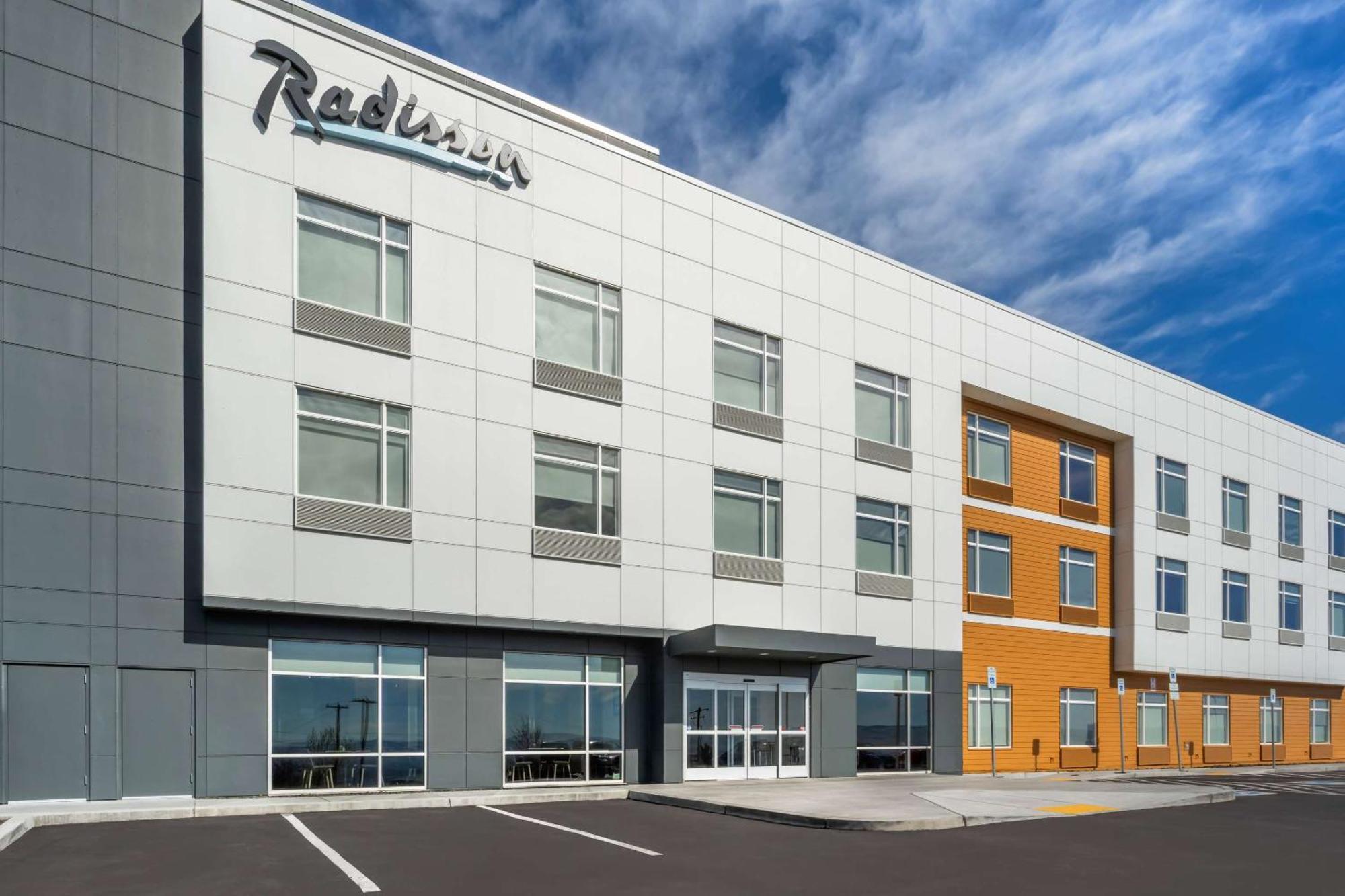 Radisson Hotel Pendleton Airport Dış mekan fotoğraf